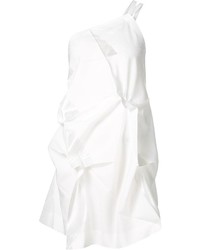 Белое платье от Issey Miyake