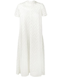 Белое шелковое платье с вышивкой от Emilia Wickstead