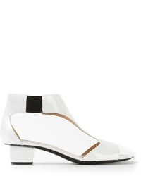 Белые босоножки на каблуке от Emporio Armani