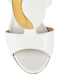 Белые босоножки на каблуке от Sergio Rossi