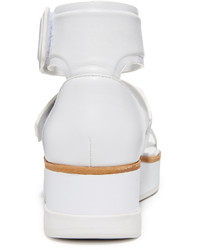 Женские белые босоножки от DKNY