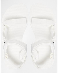 Женские белые босоножки от Teva