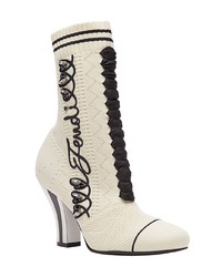 Белые ботильоны на резинке с вышивкой от Fendi