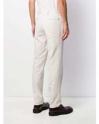 Белые брюки чинос от BOSS