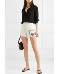 Женские белые джинсовые шорты с принтом от Versace