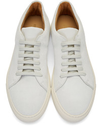 Мужские белые замшевые низкие кеды от Common Projects