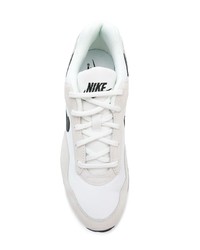 Женские белые замшевые низкие кеды от Nike