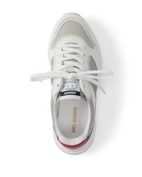 Мужские белые замшевые низкие кеды от Axel Arigato