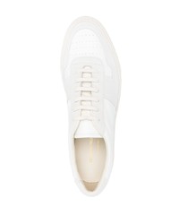 Мужские белые замшевые низкие кеды от Common Projects