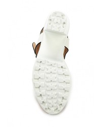 Белые кожаные босоножки на каблуке от Bona Dea