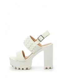 Белые кожаные босоножки на каблуке от Diamantique