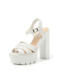 Белые кожаные босоножки на каблуке от Diamantique