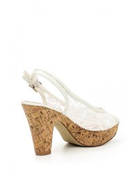 Белые кожаные босоножки на каблуке от Moda Alice