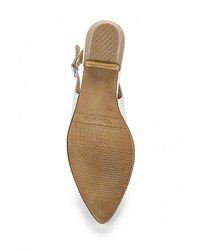 Белые кожаные босоножки на каблуке от Tamaris