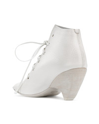 Белые кожаные ботильоны на шнуровке от Marsèll
