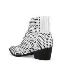 Белые кожаные ботильоны с шипами от Toga Pulla