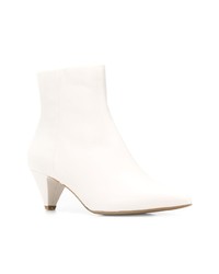 Белые кожаные ботильоны от The Seller