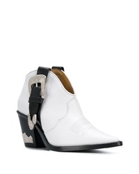 Белые кожаные ботильоны от Toga Pulla