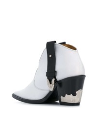 Белые кожаные ботильоны от Toga Pulla
