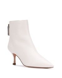 Белые кожаные ботильоны от Stuart Weitzman