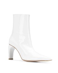 Белые кожаные ботильоны от Misbhv