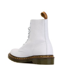 Женские белые кожаные ботинки на шнуровке от Dr. Martens