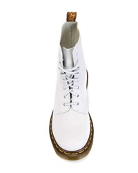 Женские белые кожаные ботинки на шнуровке от Dr. Martens