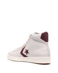 Мужские белые кожаные высокие кеды со звездами от Converse