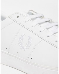 Мужские белые кожаные кеды от Fred Perry