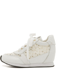 Белые кожаные кроссовки на танкетке от Ash