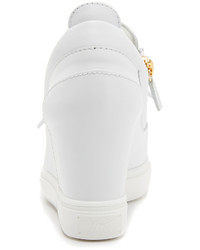 Белые кожаные кроссовки на танкетке от Giuseppe Zanotti