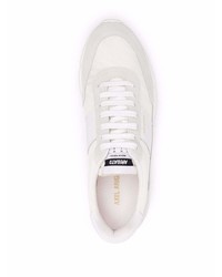 Мужские белые кожаные кроссовки от Axel Arigato