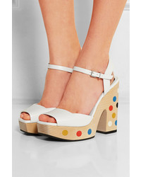 Белые кожаные массивные босоножки на каблуке от Fendi