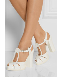 Белые кожаные массивные босоножки на каблуке от Fendi