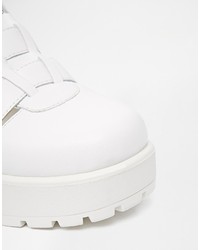 Белые кожаные массивные туфли от Vagabond