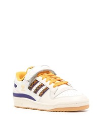 Мужские белые кожаные низкие кеды с принтом от adidas