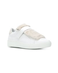 Женские белые кожаные низкие кеды с украшением от Moncler