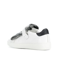 Женские белые кожаные низкие кеды с украшением от Moncler