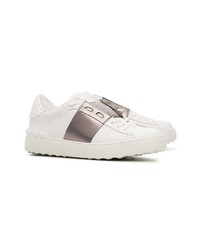 Женские белые кожаные низкие кеды с украшением от Valentino