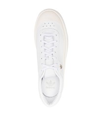 Мужские белые кожаные низкие кеды с украшением от adidas