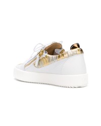 Женские белые кожаные низкие кеды с украшением от Giuseppe Zanotti Design