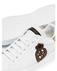 Мужские белые кожаные низкие кеды с украшением от Dolce & Gabbana