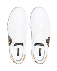 Мужские белые кожаные низкие кеды с украшением от Dolce & Gabbana