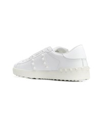 Мужские белые кожаные низкие кеды с шипами от Valentino