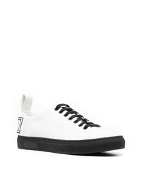 Мужские белые кожаные низкие кеды от Moschino