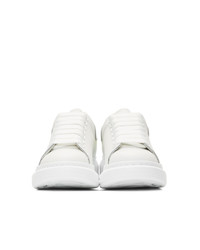 Женские белые кожаные низкие кеды от Alexander McQueen