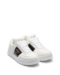 Мужские белые кожаные низкие кеды от Prada