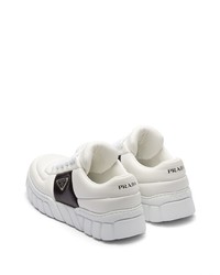 Мужские белые кожаные низкие кеды от Prada