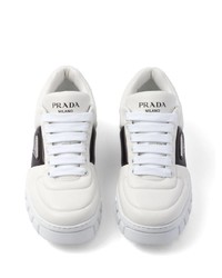 Мужские белые кожаные низкие кеды от Prada