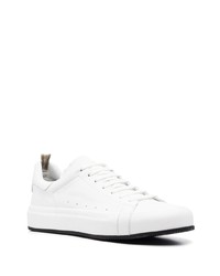 Мужские белые кожаные низкие кеды от Officine Creative